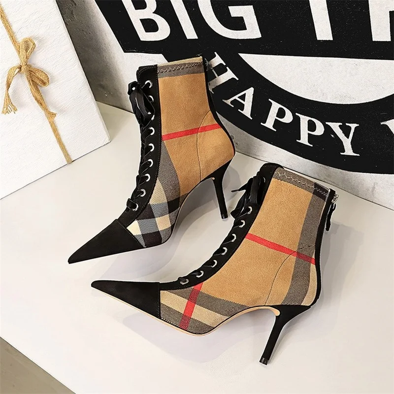 Hot Plaid Patchwork Flock Leather Boots Women's Fashion 8cm High Heels Ankle Pumps Pointed Toe Lace-Up Casual Ladies Short Boots 
Hot Plaid Patchwork Flock Leather Boots Women's Fashion 8cm High Heels Ankle Pumps Pointed Toe Lace-Up Casual Ladies Short Boots