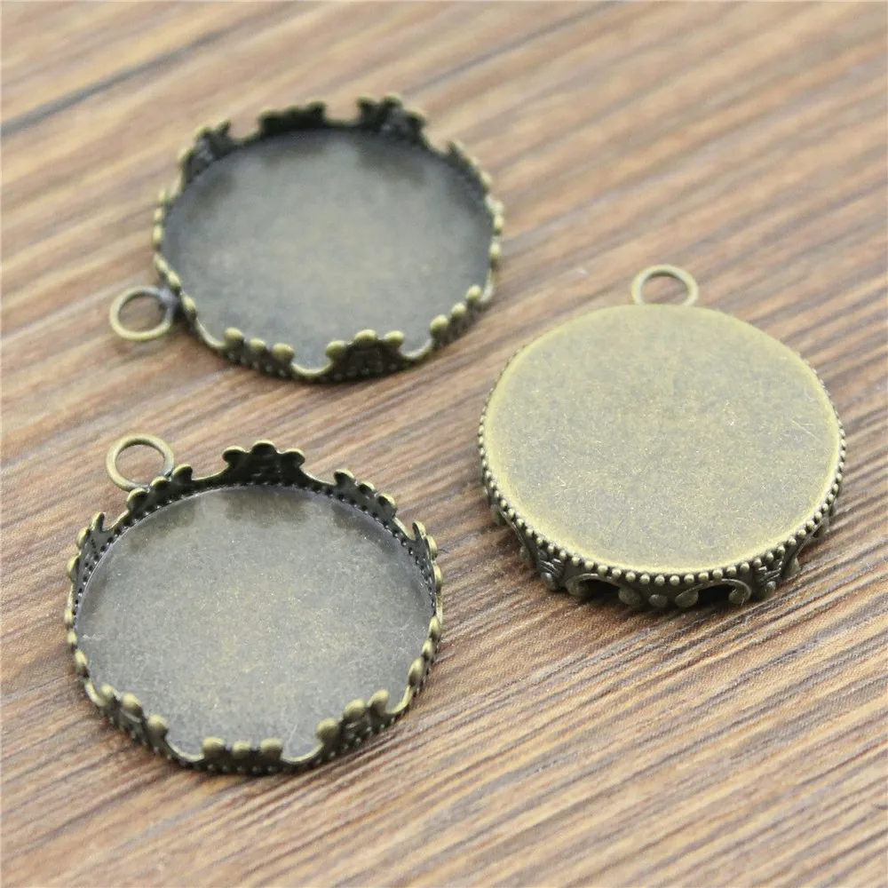 10pcs Antique Bronze Color Fit 20mm Glass Cabochon Crown Edge Base Setting Pendant Tray For Jewelry Making
10pcs Antique Bronze Color Fit 20mm Glass Cabochon Crown Edge Base Setting Pendant Tray For Jewelry Making