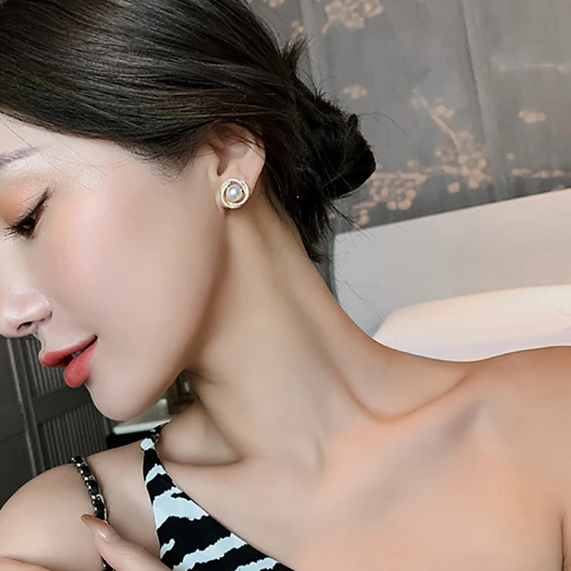 2021 new unusual geometric whirlpool shape pearl Earrings for woman exquisite fashion jewelry party luxury accessories Earrings
2021 new unusual geometric whirlpool shape pearl Earrings for woman exquisite fashion jewelry party luxury accessories Earrings