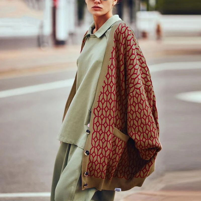 Women's Diamond Pattern Knit Cardigan Female Fashion V Neck Single Breasted Buttons Loose Casual Knitted Sweater 2021 Autumn
Women's Diamond Pattern Knit Cardigan Female Fashion V Neck Single Breasted Buttons Loose Casual Knitted Sweater 2021 Autumn