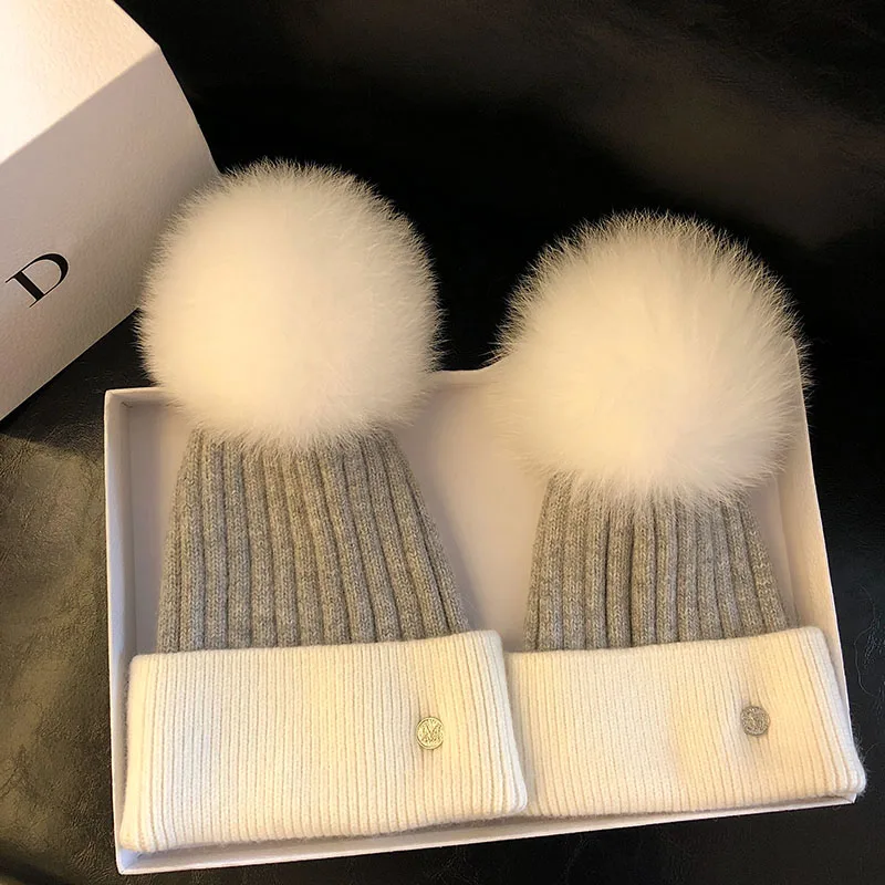 HT037 Parent-child cap Winter fur pompom hat for women Knit Beanie winter High quality real raccoon fur Pom Pom wool Hats 
HT037 Parent-child cap Winter fur pompom hat for women Knit Beanie winter High quality real raccoon fur Pom Pom wool Hats