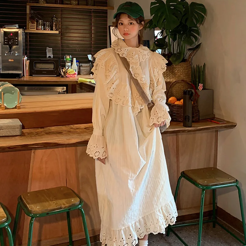 Ruffles Spring Party Dress Women Designer Runway Long Dress Pleated Hollow Out Casual Loose Flare Sleeve Vintage Korean Dress
Ruffles Spring Party Dress Women Designer Runway Long Dress Pleated Hollow Out Casual Loose Flare Sleeve Vintage Korean Dress
