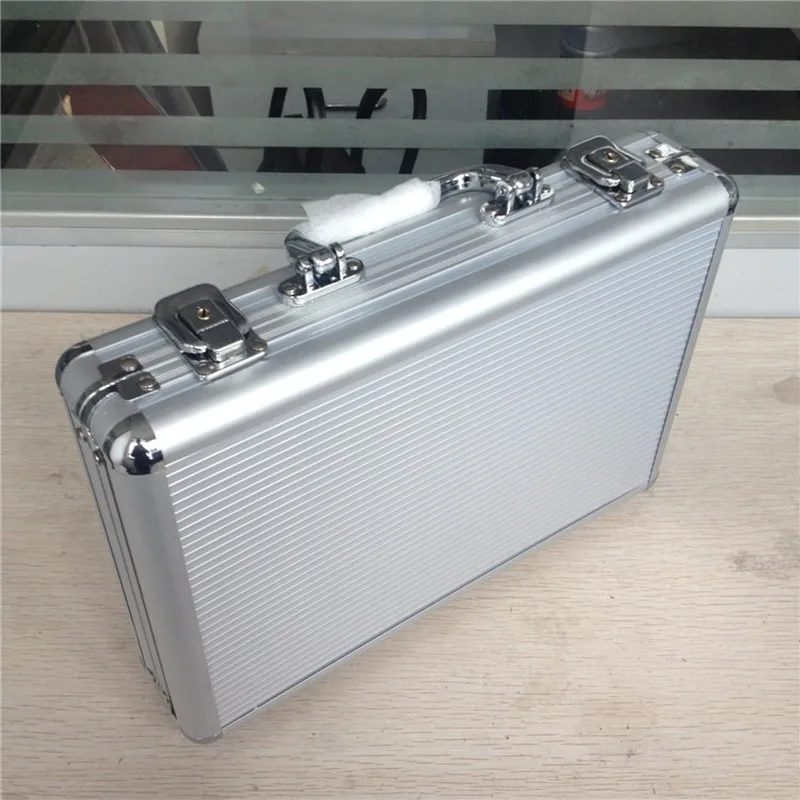 300*215*65mm 200 Yards Silver Striped Aluminum Alloy Chip Box Small Portable Tool Box Aluminum Box Chip Cases
300*215*65mm 200 Yards Silver Striped Aluminum Alloy Chip Box Small Portable Tool Box Aluminum Box Chip Cases