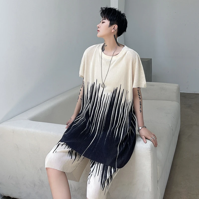 Men's new summer T-shirt shorts men's and women's fashion trend loose casual plus size suit
Men's new summer T-shirt shorts men's and women's fashion trend loose casual plus size suit