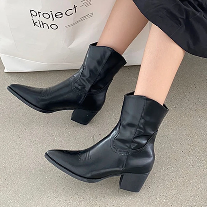 Women British Style Modern Boots Fashion Female Spring Autumn Pointed Toe Square Heels Shoes Ladies Ankle Short Boots 2021
Women British Style Modern Boots Fashion Female Spring Autumn Pointed Toe Square Heels Shoes Ladies Ankle Short Boots 2021
