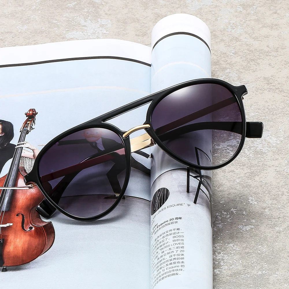 Luxury Sunglasses Women Classic Brown Gray Lens Round Sun Glasses Female Vintage Eyeglasses Goggles Lady Outdoor Beach Eyewear
Luxury Sunglasses Women Classic Brown Gray Lens Round Sun Glasses Female Vintage Eyeglasses Goggles Lady Outdoor Beach Eyewear
