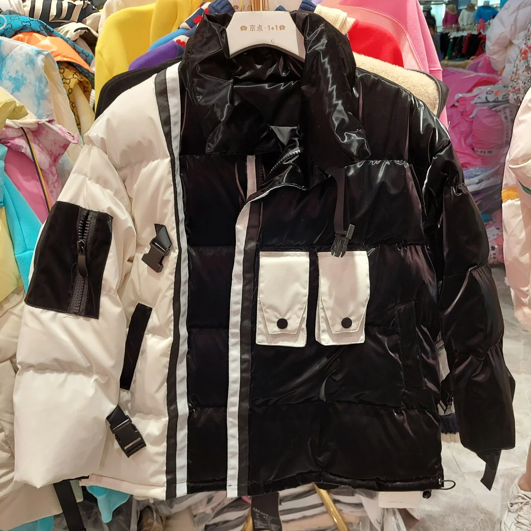 Winter New Women's Thermal Down Parka Black White Contrast Color Fashion Chic Street Hipster Big Pocket Safari Style Down Jacket
Winter New Women's Thermal Down Parka Black White Contrast Color Fashion Chic Street Hipster Big Pocket Safari Style Down Jacket