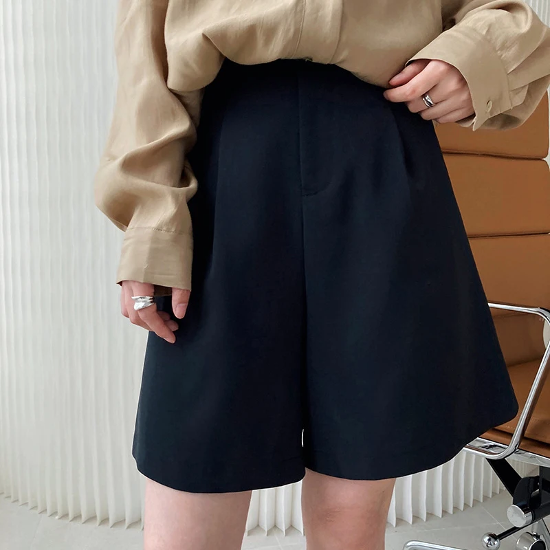 TWOTWINSTYLE Casual Pants For Female High Waist Slimming Pure Color Women's Casual Wide Leg Straight Shorts Fashion New 2021 
TWOTWINSTYLE Casual Pants For Female High Waist Slimming Pure Color Women's Casual Wide Leg Straight Shorts Fashion New 2021
