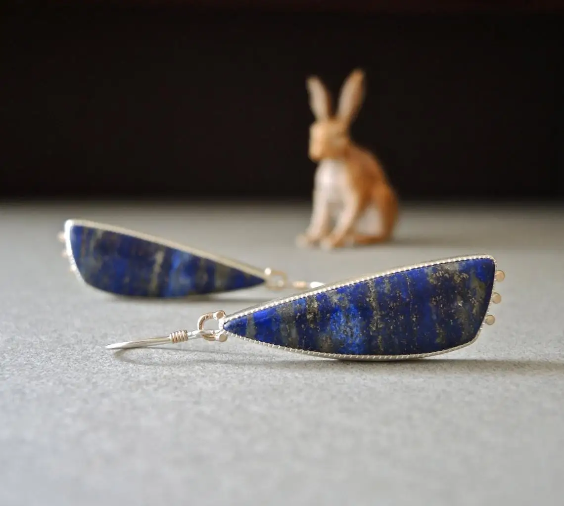 European and American Vintage Long Pendant Personalized Earrings Craftsman Hand-made Lapis Lazuli Earrings
European and American Vintage Long Pendant Personalized Earrings Craftsman Hand-made Lapis Lazuli Earrings