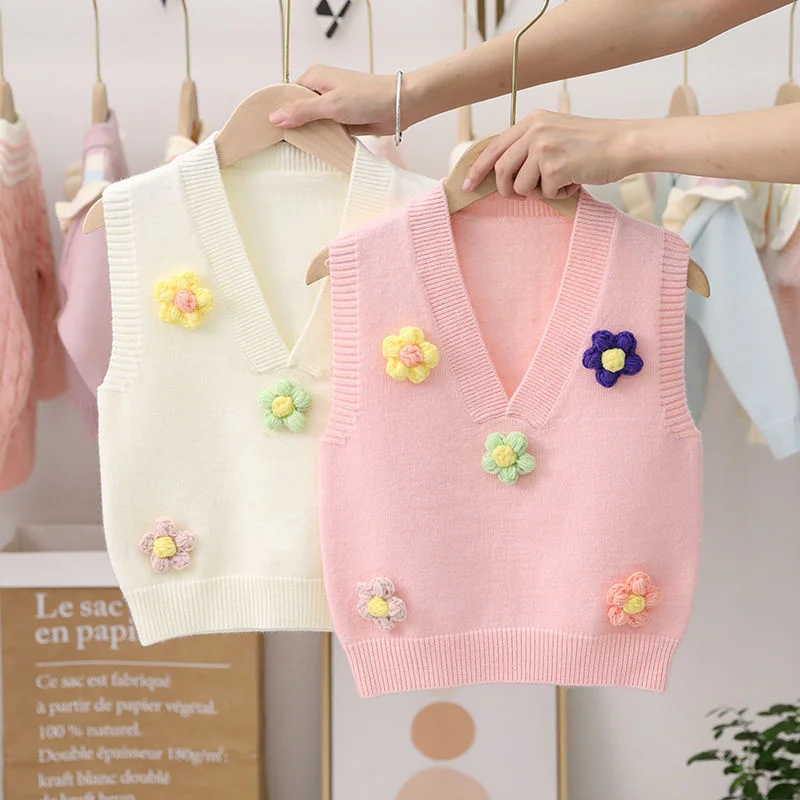 New girls spring and autumn vest children jacket new Korean baby sweater handmade flower V-neck vest sweater
New girls spring and autumn vest children jacket new Korean baby sweater handmade flower V-neck vest sweater