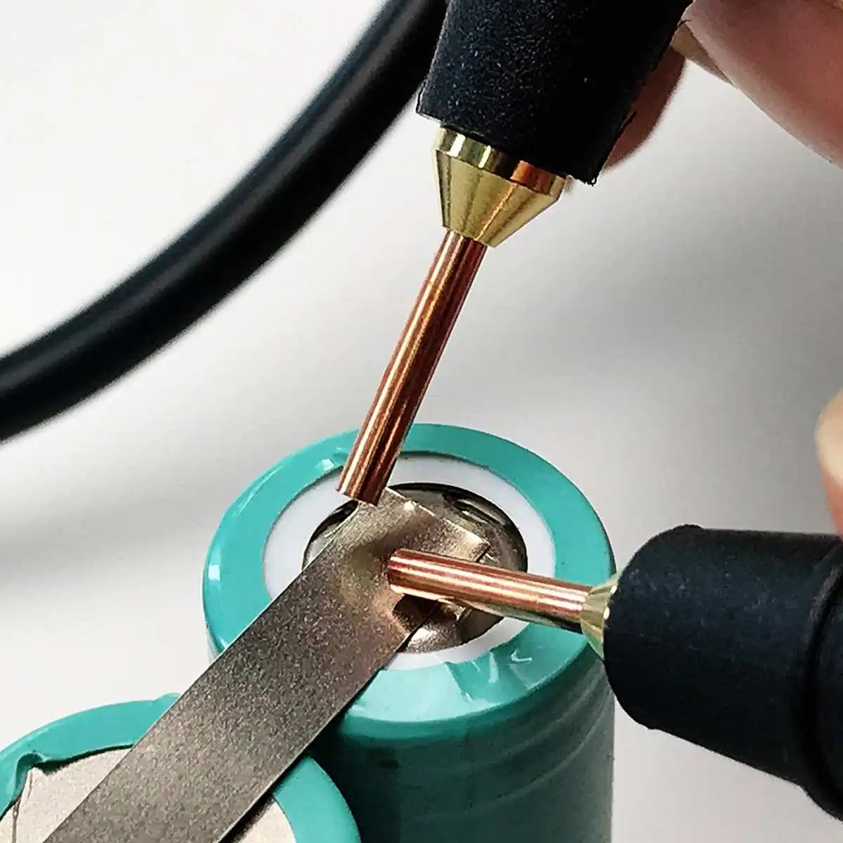 Mini DIY Spot Welder 9 Gears Spot Welding Machine With Quick Release Pen Nickel Plate 18650 Battery Spot Welder For Welding
Mini DIY Spot Welder 9 Gears Spot Welding Machine With Quick Release Pen Nickel Plate 18650 Battery Spot Welder For Welding