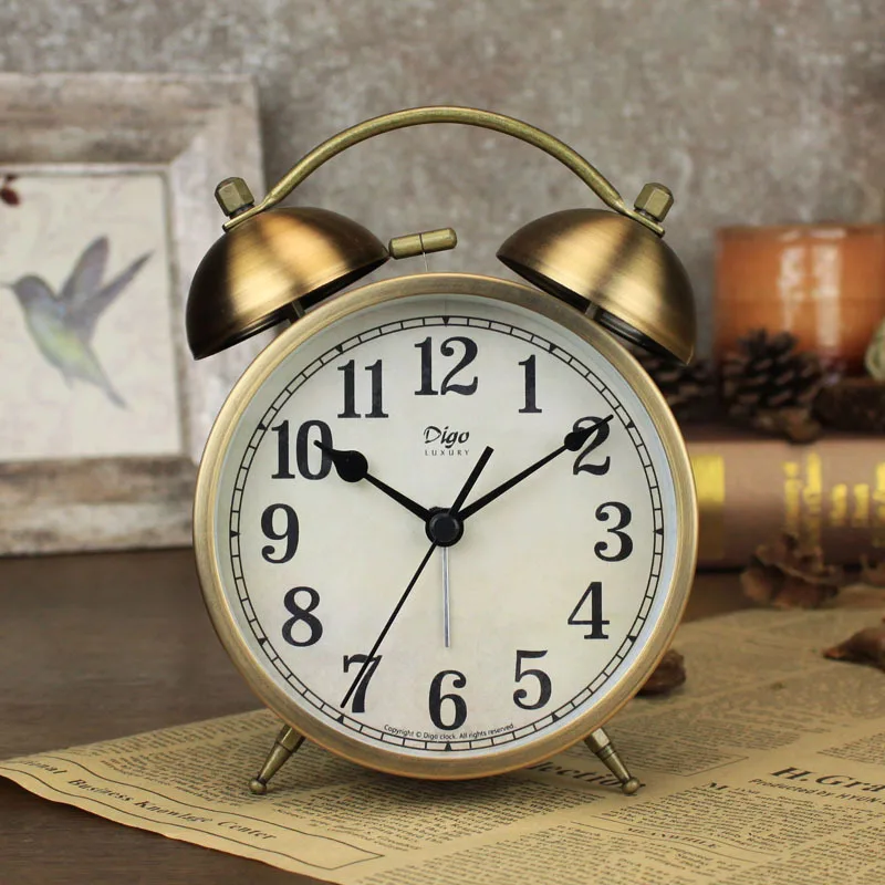Creative Metal Vintage Alarm Clock Bedroom Retro Table Clock Bedside Desktop Quartz Table Clock
Creative Metal Vintage Alarm Clock Bedroom Retro Table Clock Bedside Desktop Quartz Table Clock