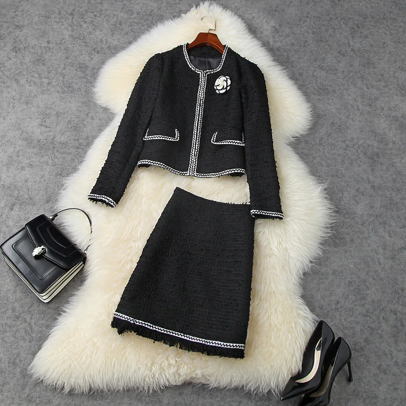 New 2021 autumn winter women black tweed two piece outfits designer office lady formal round neck short jacket and skirt suit
New 2021 autumn winter women black tweed two piece outfits designer office lady formal round neck short jacket and skirt suit