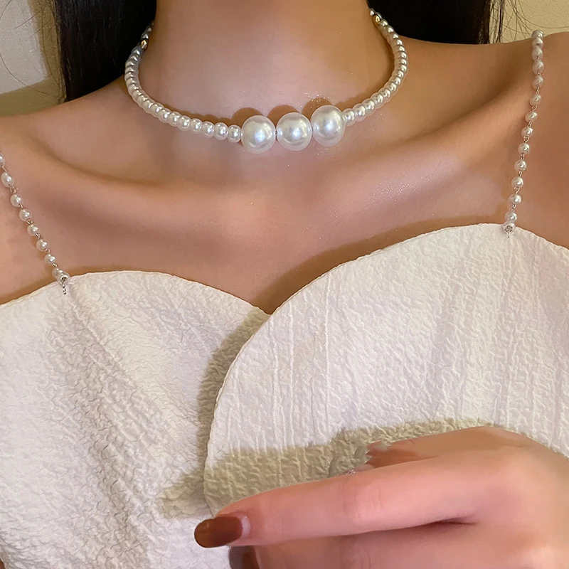 2021 New Korean Fashion Luxury Necklace For Womans Hollow Out Splicing Artificial Pearl Nacklace Trendy Jewelry Accessories
2021 New Korean Fashion Luxury Necklace For Womans Hollow Out Splicing Artificial Pearl Nacklace Trendy Jewelry Accessories