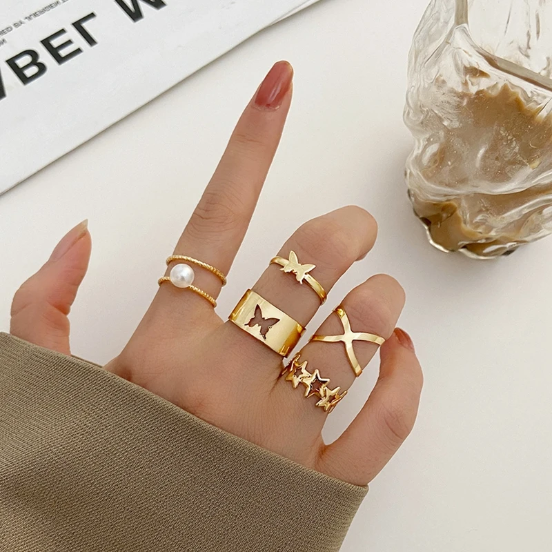 Bohemian Gold Color Geometric Hollw Out Wide Ring Set Women's Vintage Butterfly Circle Joint Ring Boho Finger Rings Jewelry
Bohemian Gold Color Geometric Hollw Out Wide Ring Set Women's Vintage Butterfly Circle Joint Ring Boho Finger Rings Jewelry