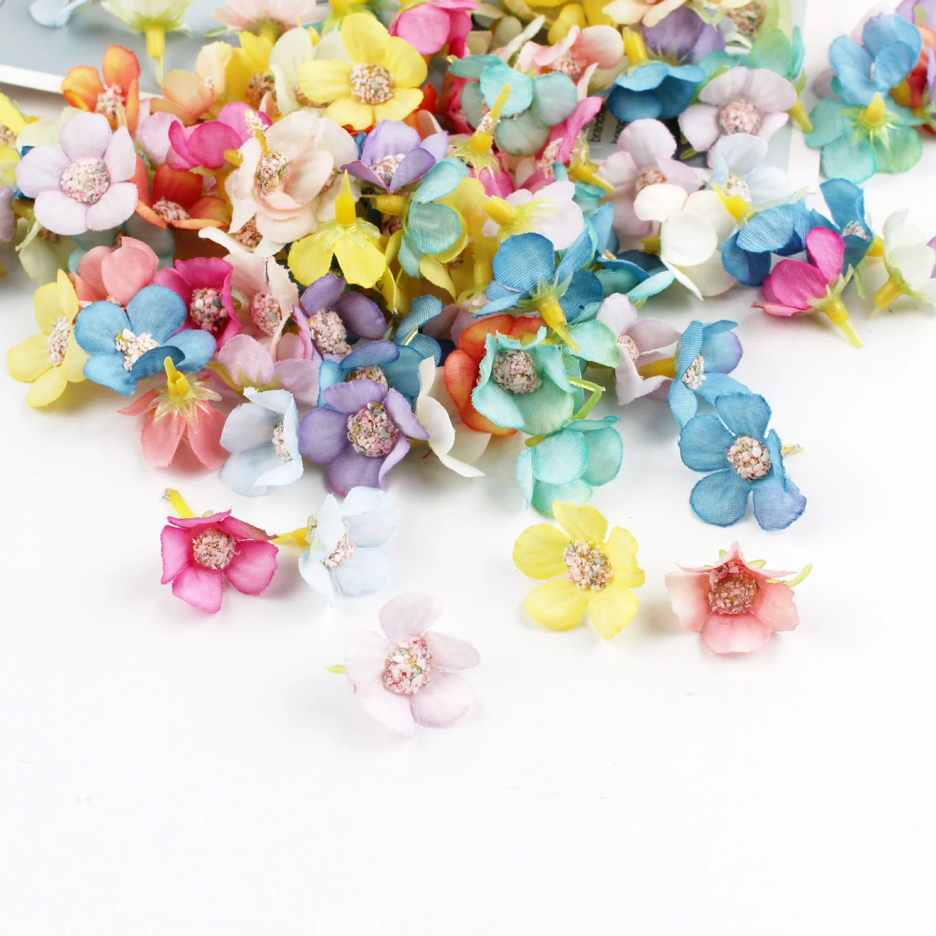 50 pcs 2.5cm wedding silk cloth flower DIY handmade material simulation flower costume decoration creative flower bud
50 pcs 2.5cm wedding silk cloth flower DIY handmade material simulation flower costume decoration creative flower bud