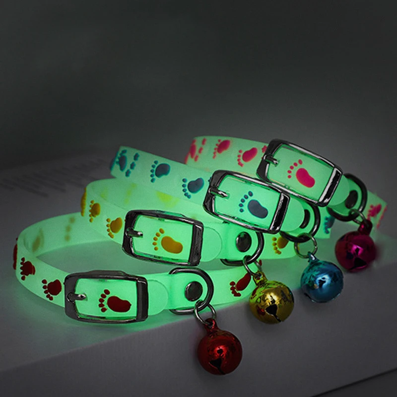 

Pet Glowing Collars with Bells Glow At Night Dogs Cats Necklace Light Luminous Neck Ring Accessories Drop Shipping Dog Collar