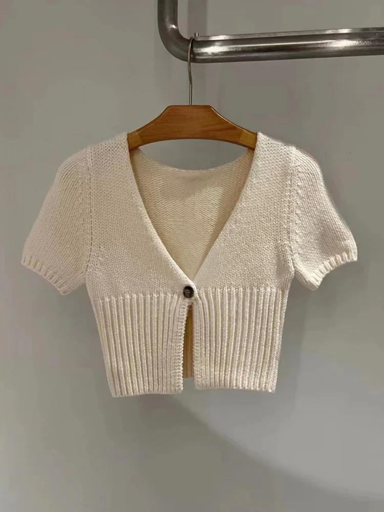 Spring Summer 2022 New Navel Revealing Blouse Off-white Short Sleeve Cardigan T-shirt for Women
Spring Summer 2022 New Navel Revealing Blouse Off-white Short Sleeve Cardigan T-shirt for Women