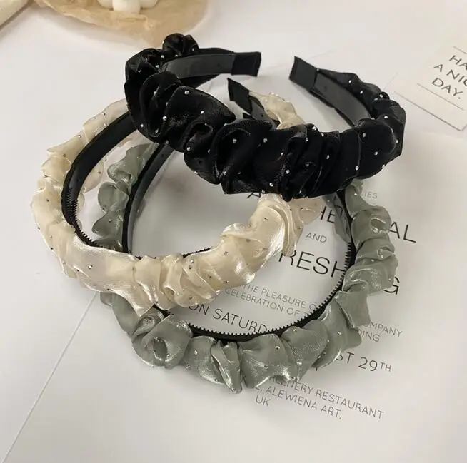 Korean version of high-end women hairbands with diamond wide-brimmed elegant hair bundle headdress
Korean version of high-end women hairbands with diamond wide-brimmed elegant hair bundle headdress