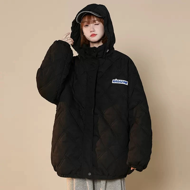 2023 зимние пальто Lingge пуховые хлопковые куртки Женская одежда оверсайз парка с капюшоном Harajuku зимние Утепленные хлопковые куртки BD721 
2023 зимние пальто Lingge пуховые хлопковые куртки Женская одежда оверсайз парка с капюшоном Harajuku зимние Утепленные хлопковые куртки BD721