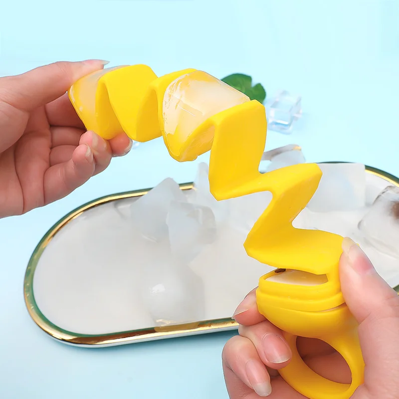 Tri-angle Square Ice Making Tool Reusable Stackable Ice Mold with Cover Pull-out Bar Ice Mold Folding Water Bottle Icy Cube Mold
Tri-angle Square Ice Making Tool Reusable Stackable Ice Mold with Cover Pull-out Bar Ice Mold Folding Water Bottle Icy Cube Mold