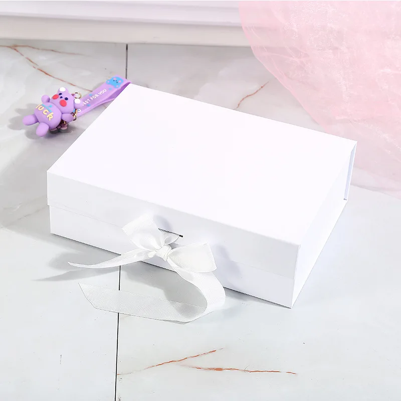 Silk Bowknot Gift Box For Wedding Birthday Christening Party Magnet Clamshell Product Packaging Box For Business Storage Box
Silk Bowknot Gift Box For Wedding Birthday Christening Party Magnet Clamshell Product Packaging Box For Business Storage Box