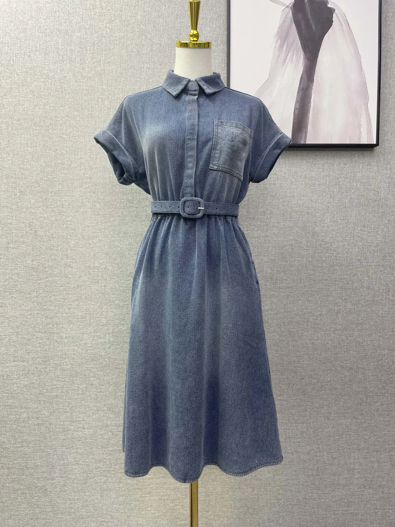 Summer new short-sleeved denim waist dress, waist version of high and thin, retro fashion725
Summer new short-sleeved denim waist dress, waist version of high and thin, retro fashion725