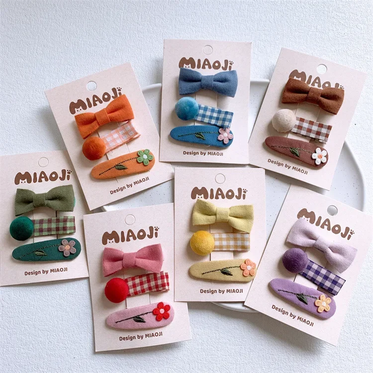 New Cute Girl Simple Hair Pins Plaid Button Bow Embroidery Flowers Hair Clips for Children Fashion Hair Accessories
New Cute Girl Simple Hair Pins Plaid Button Bow Embroidery Flowers Hair Clips for Children Fashion Hair Accessories