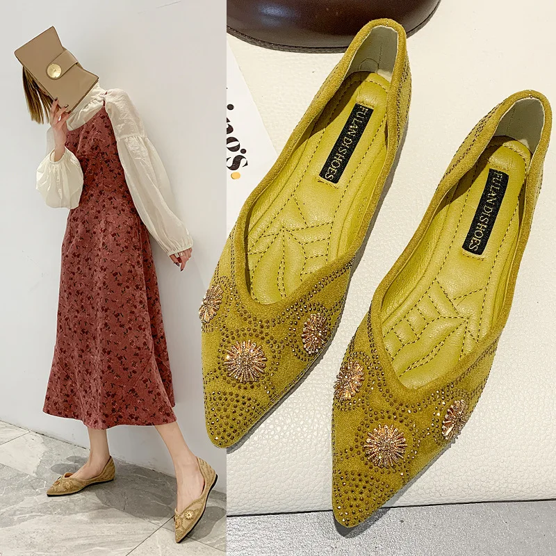 Crystal Flower Decoration Flat Shoes Woman Pointy Suede Leather Glitter Rivets Flats Brand D'orsay Shoes Woman Sequins Mules
Crystal Flower Decoration Flat Shoes Woman Pointy Suede Leather Glitter Rivets Flats Brand D'orsay Shoes Woman Sequins Mules
