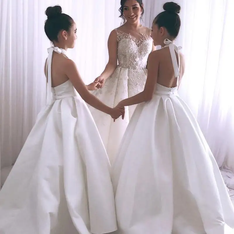 Pageant White Satin Halter Flower Girls Dresses Beaded Collar Backless Satin Infant Prom Gown Sweep Train Flare Kids Formal Wear
Pageant White Satin Halter Flower Girls Dresses Beaded Collar Backless Satin Infant Prom Gown Sweep Train Flare Kids Formal Wear
