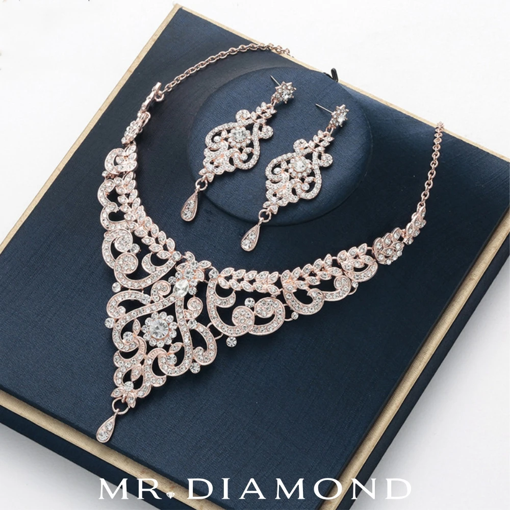 925 Silver Mo Mulberry Stone Water Drop Shape Pendant Necklace Femininity Ear stud Fashion Geometric Bride Wedding Suit Jewelry
925 Silver Mo Mulberry Stone Water Drop Shape Pendant Necklace Femininity Ear stud Fashion Geometric Bride Wedding Suit Jewelry