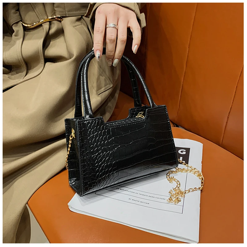 Women's PU Handbag With Metal Chain Trend Solid Color Leather Mini Alligator Pattern Cross Shoulder Bag French Messenger Bag
Women's PU Handbag With Metal Chain Trend Solid Color Leather Mini Alligator Pattern Cross Shoulder Bag French Messenger Bag