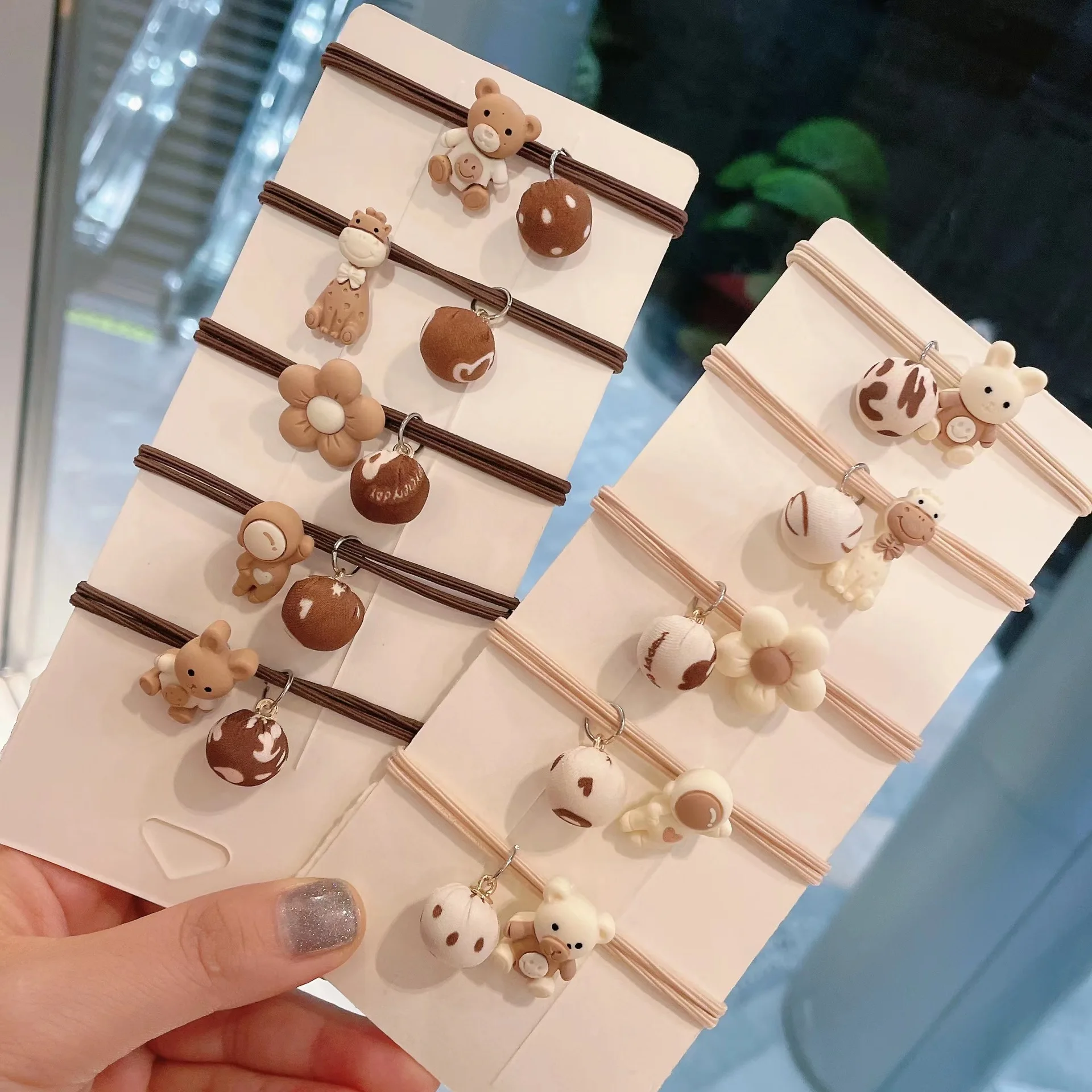 2022 NewMilk tea color cartoon astronaut hair band knot cloth ball Student Hair band hair accessories
2022 NewMilk tea color cartoon astronaut hair band knot cloth ball Student Hair band hair accessories