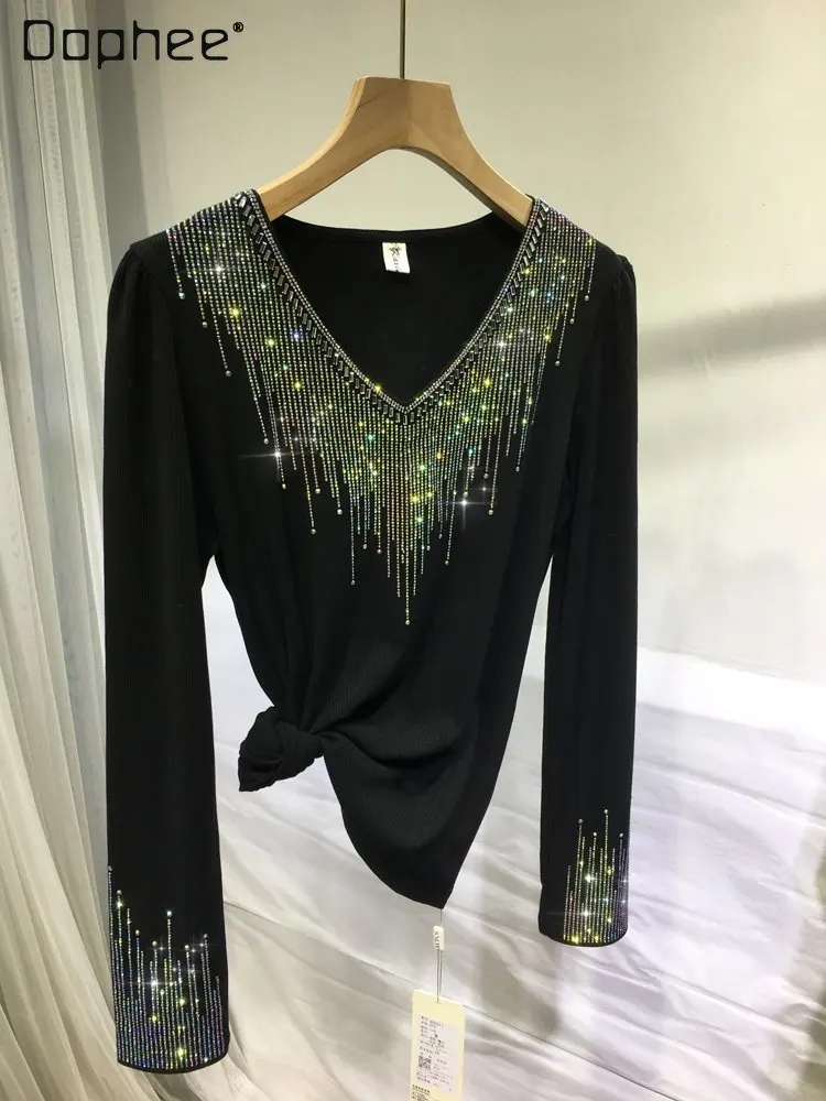 Embroidery Hot Drilling Bottoming Shirt 2023 Spring Autumn Women's Brushed Thin Black Rhinestone V-neck Cotton Long Sleeve T Top
Embroidery Hot Drilling Bottoming Shirt 2023 Spring Autumn Women's Brushed Thin Black Rhinestone V-neck Cotton Long Sleeve T Top