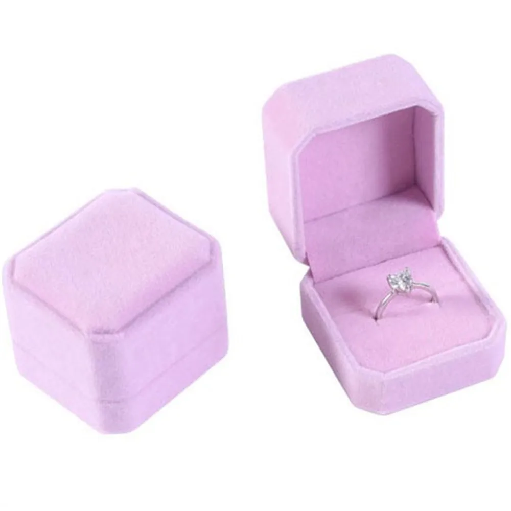 Бархатные коробки для колец и сережек OPPOHERE
Бархатные коробки для колец и сережек OPPOHERE