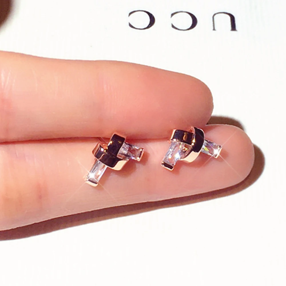 2022 New Design Simple Irregular Fashion Stud Earrings Women Korean Crystal Fashion Jewelry Unusual Accessories Girls Gift
2022 New Design Simple Irregular Fashion Stud Earrings Women Korean Crystal Fashion Jewelry Unusual Accessories Girls Gift