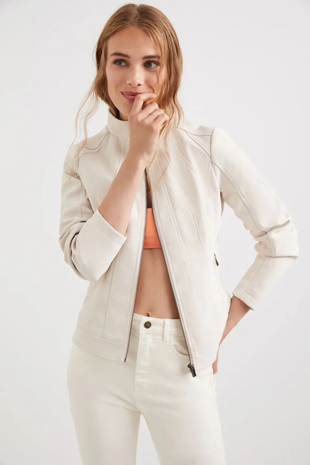 Spring and Autumn New Spain Small Stand Collar Splicing Thread Zipper Short Jacket
Spring and Autumn New Spain Small Stand Collar Splicing Thread Zipper Short Jacket