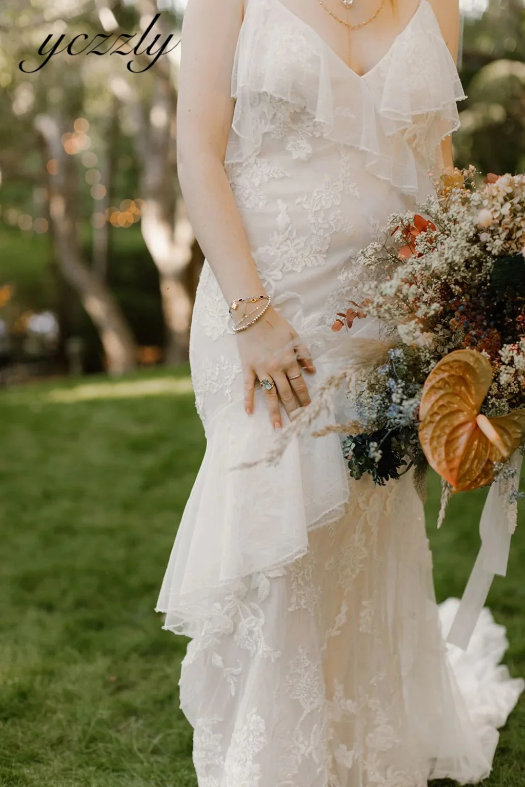 Yczzly Sexy Spaghetti Straps V-neck Lace Bohemian Mermaid Wedding Dress Long Backless Appliqued Pearl Boho Bridal Gown YW382
Yczzly Sexy Spaghetti Straps V-neck Lace Bohemian Mermaid Wedding Dress Long Backless Appliqued Pearl Boho Bridal Gown YW382