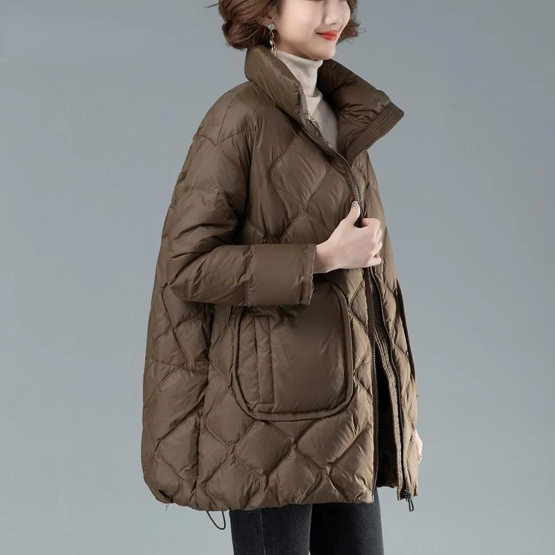 2022 New Autumn Winter Women Down Coats Stand Collar Mother Loose White Duck Down Jackets Female Classic Puffer Overcoats A64
2022 New Autumn Winter Women Down Coats Stand Collar Mother Loose White Duck Down Jackets Female Classic Puffer Overcoats A64