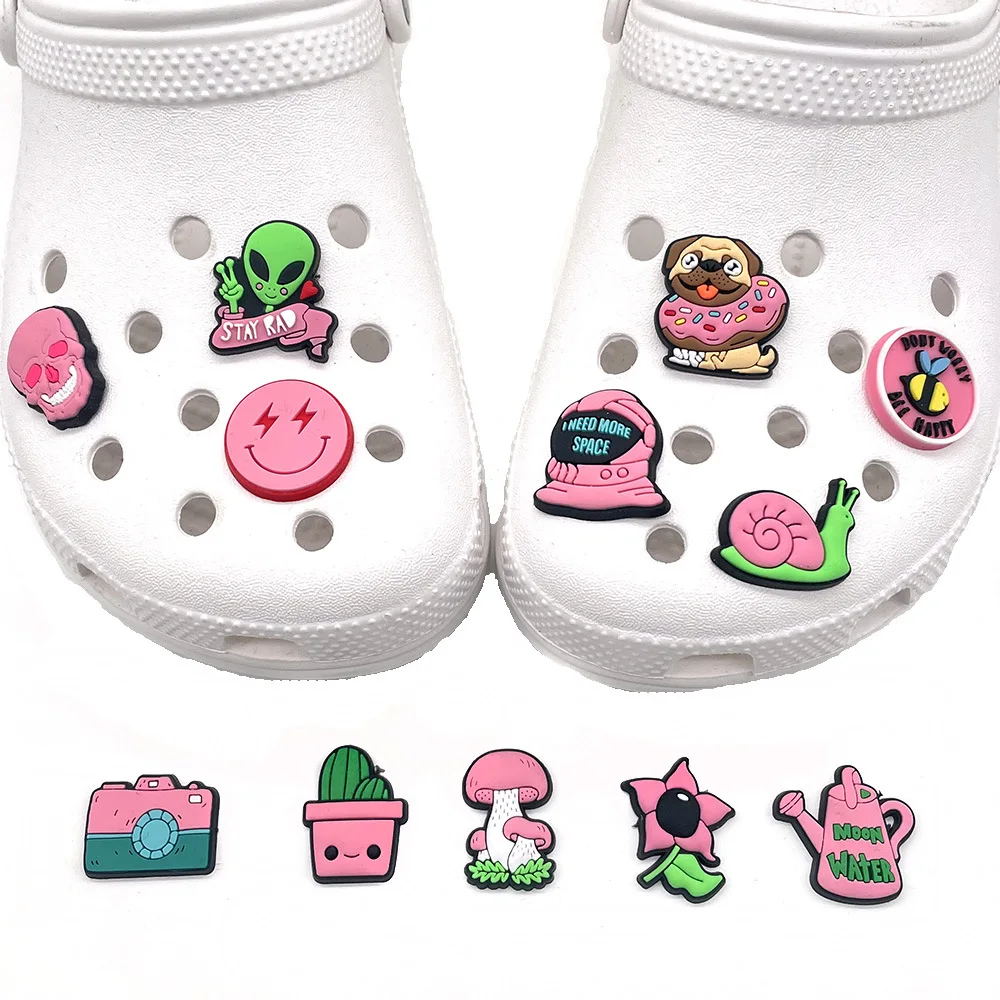 Hot Selling 1pcs Funny Cartoon Shoe Decorations Shoe Charms Aceessories For Croc Shoe Buckle for Halloween Party Gifts
Hot Selling 1pcs Funny Cartoon Shoe Decorations Shoe Charms Aceessories For Croc Shoe Buckle for Halloween Party Gifts