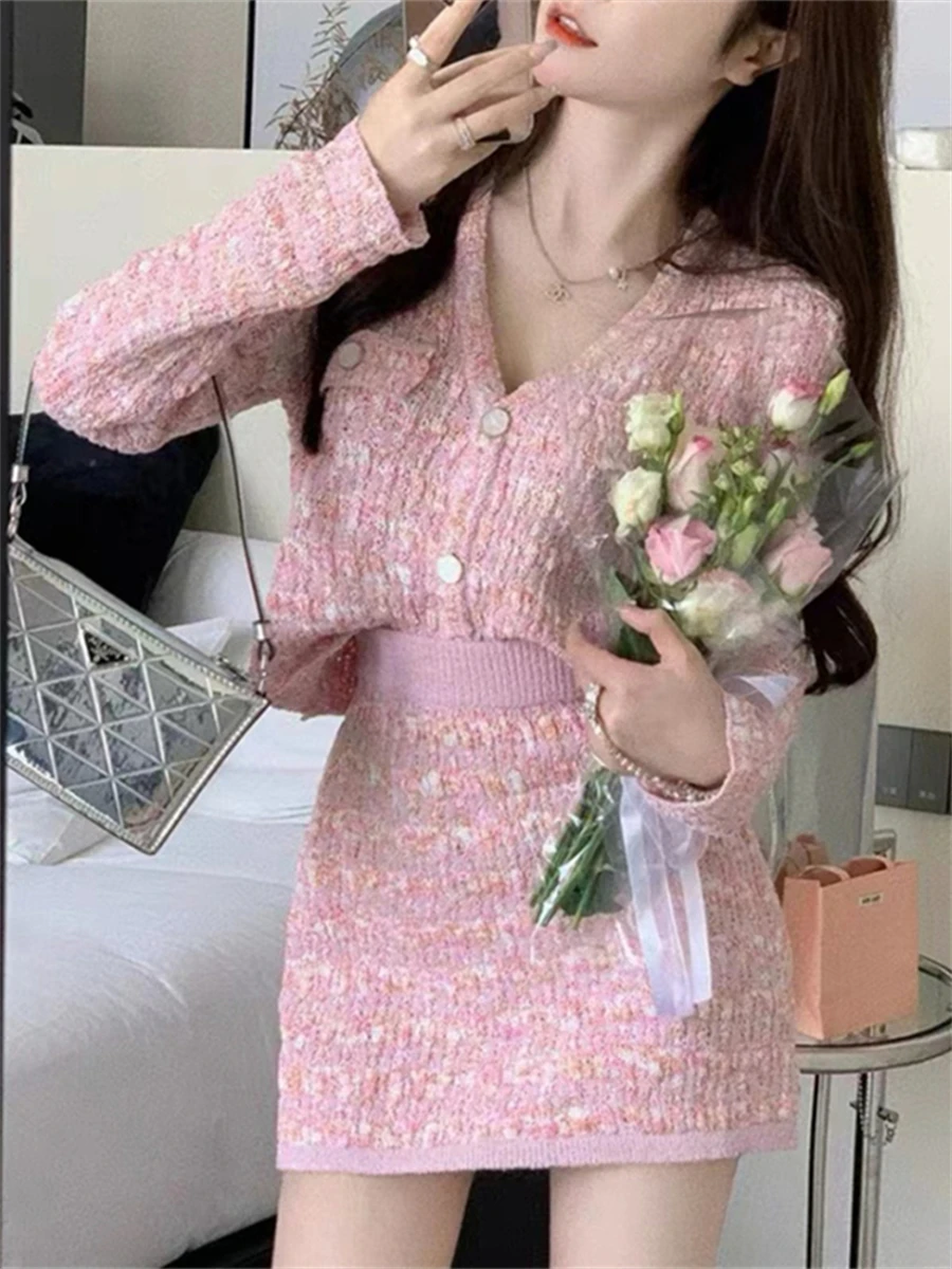 Женский трикотажный комплект из двух предметов, элегантный винтажный комплект в полоску с юбкой, Осень-зима 2022
Женский трикотажный комплект из двух предметов, элегантный винтажный комплект в полоску с юбкой, Осень-зима 2022