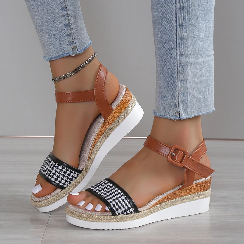 2023 New Thick Platform Solid Women Casual Wedges Sandals Open Toe Buckle Women Summer Beach Sandals with Bow Designer Sandals
2023 New Thick Platform Solid Women Casual Wedges Sandals Open Toe Buckle Women Summer Beach Sandals with Bow Designer Sandals