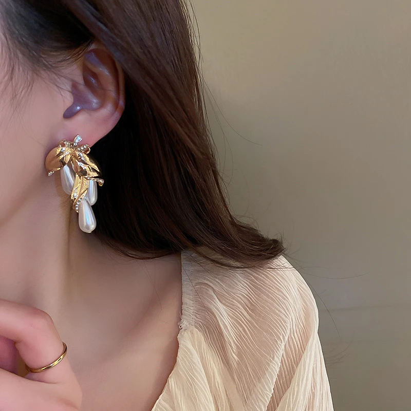 Gold Leaves Natural Pearl Dangle Earrings for Women Girl Teens Pearl Water Drop Earrings Classic 2022 Modern Girl Sweet Jewelry
Gold Leaves Natural Pearl Dangle Earrings for Women Girl Teens Pearl Water Drop Earrings Classic 2022 Modern Girl Sweet Jewelry