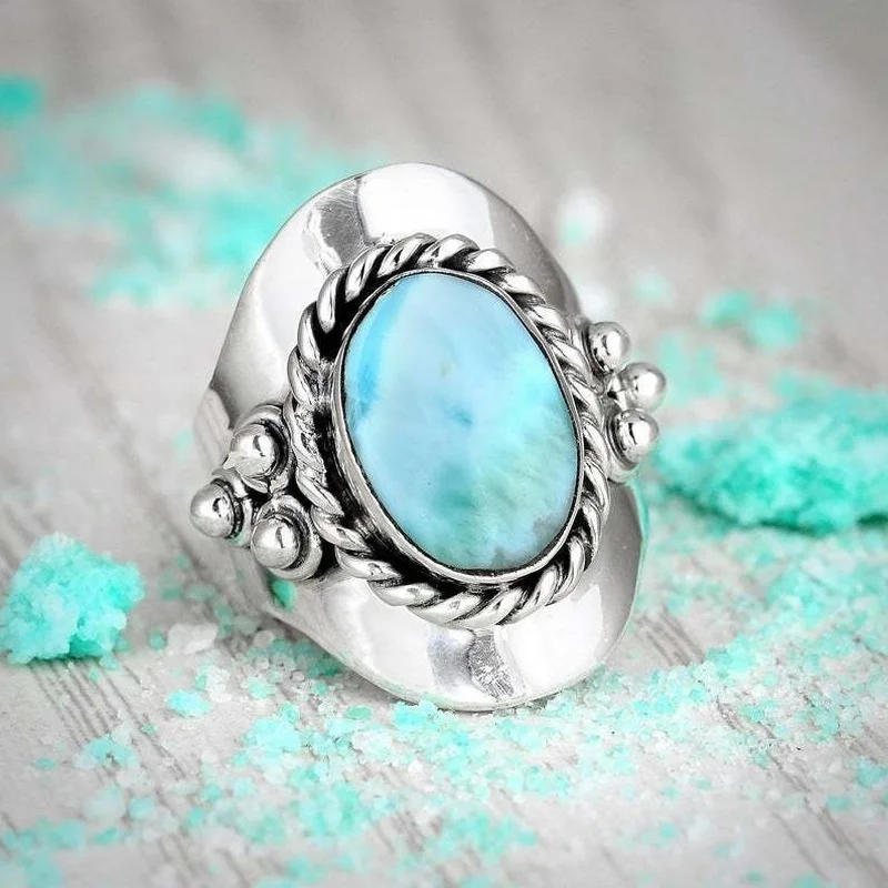 New Fashion Luxury Silver Color Ring for Women European and American Style Bohemian Emerald Jewelry Women Party Gift
New Fashion Luxury Silver Color Ring for Women European and American Style Bohemian Emerald Jewelry Women Party Gift