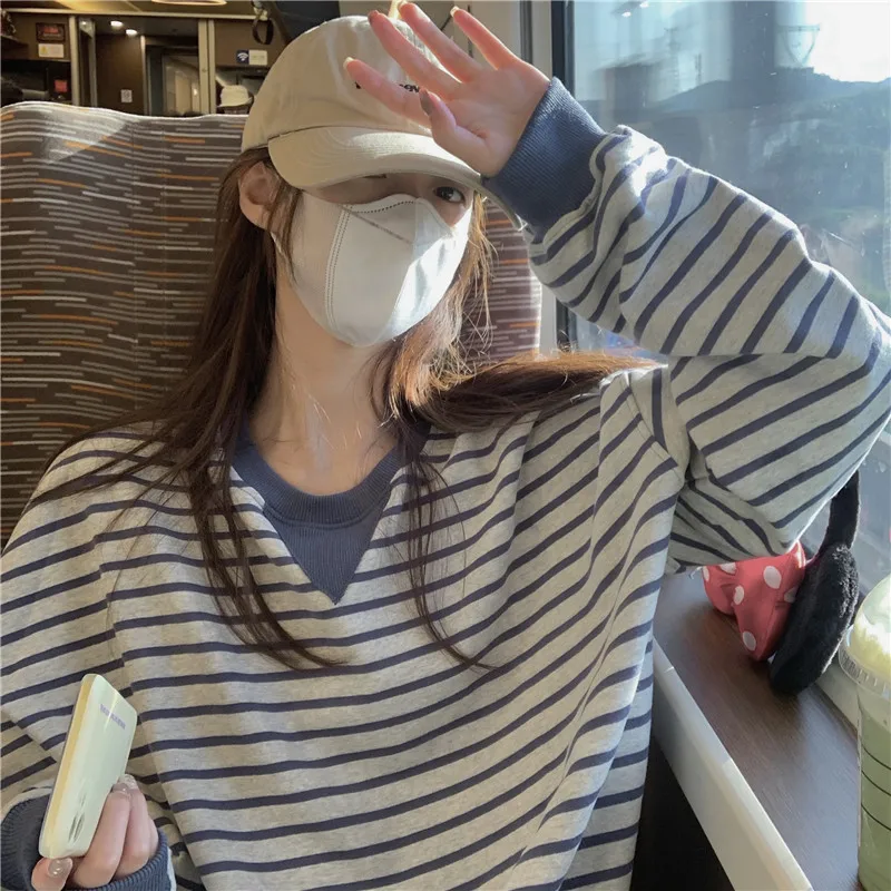 Autumn Korean Style Women Striped Sweatshirt Casual Versatile Loose O-Neck Patchwork Long Sleeve Vintage Baggy Simple Female Top
Autumn Korean Style Women Striped Sweatshirt Casual Versatile Loose O-Neck Patchwork Long Sleeve Vintage Baggy Simple Female Top