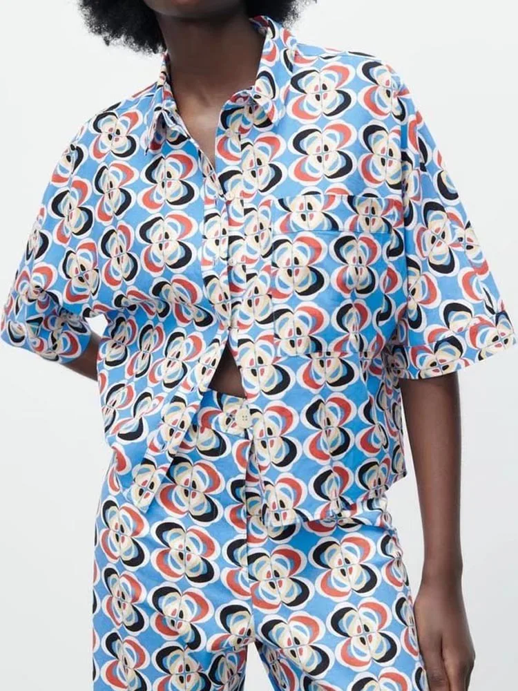 Kumsvag 2022 Summer Women Casual Shirts Blouses Tops Print Geometric Short Sleeve Female Fashion Street Satin Top Clothing
Kumsvag 2022 Summer Women Casual Shirts Blouses Tops Print Geometric Short Sleeve Female Fashion Street Satin Top Clothing