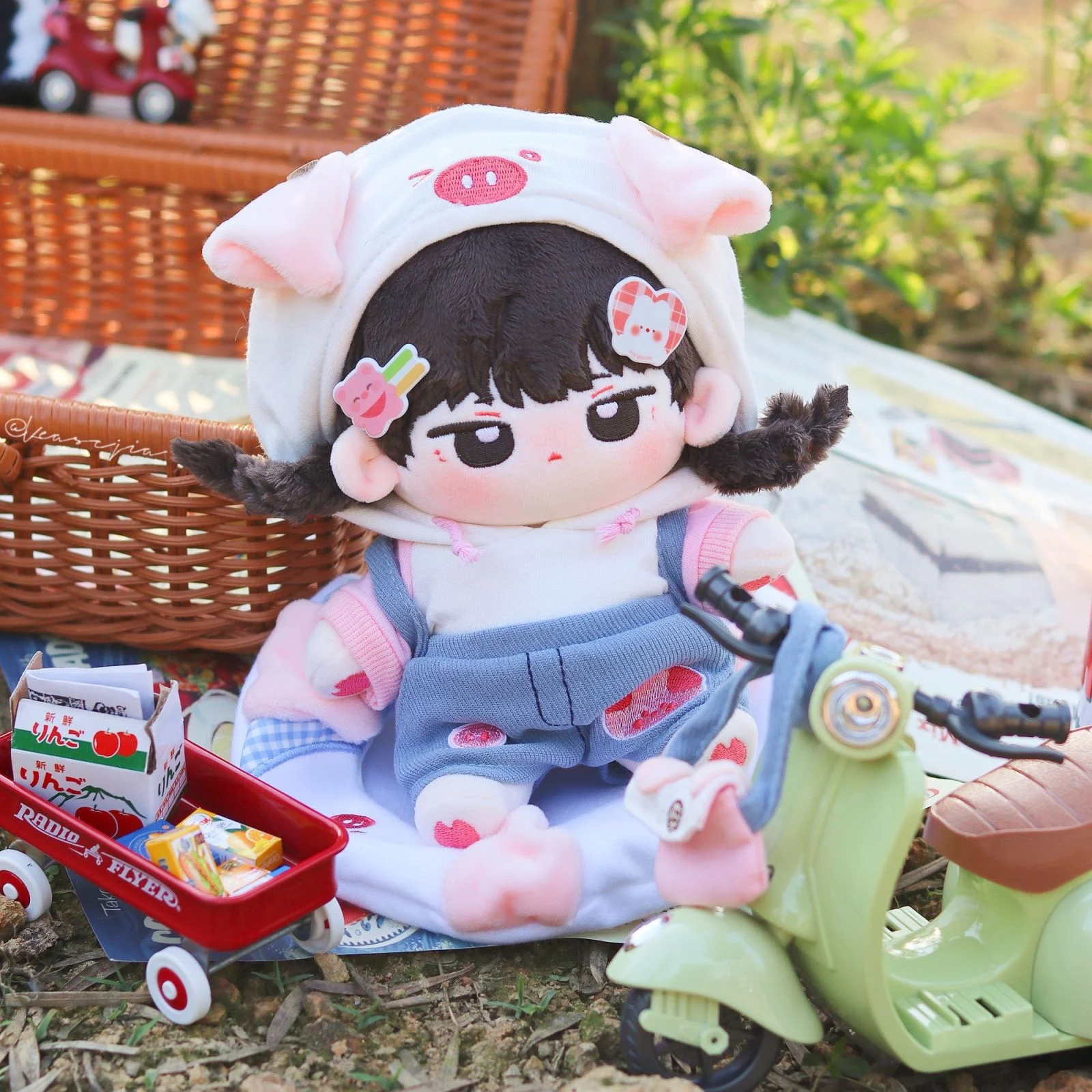 Handmade 4pc/set 20cm Doll Clothes Cute Piggy Hoodie Overalls Beret Bag Plush Dolls Outfit Toys Baby Doll's Accessories Cos Suit
Handmade 4pc/set 20cm Doll Clothes Cute Piggy Hoodie Overalls Beret Bag Plush Dolls Outfit Toys Baby Doll's Accessories Cos Suit