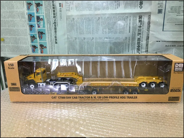 Металлическая модель в масштабе 1:50, Caterpillar CAT CT660, повседневный кабинный трактор и XL 120, низкопрофильный прицеп HDG Lowboy 85503C
Металлическая модель в масштабе 1:50, Caterpillar CAT CT660, повседневный кабинный трактор и XL 120, низкопрофильный прицеп HDG Lowboy 85503C