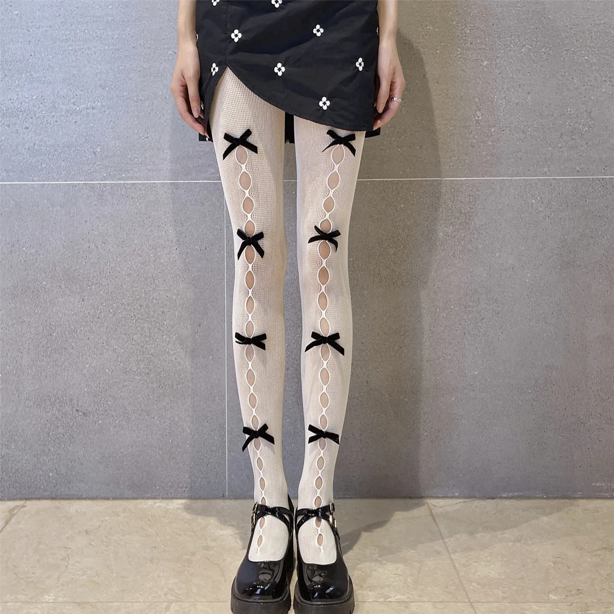 Lingerie Sexy Lace Women Tights Stockings Japanese Style Lolita Kawaii Thigh High Stocking Pantyhose Hollow Out Fishnet Stocking
Lingerie Sexy Lace Women Tights Stockings Japanese Style Lolita Kawaii Thigh High Stocking Pantyhose Hollow Out Fishnet Stocking