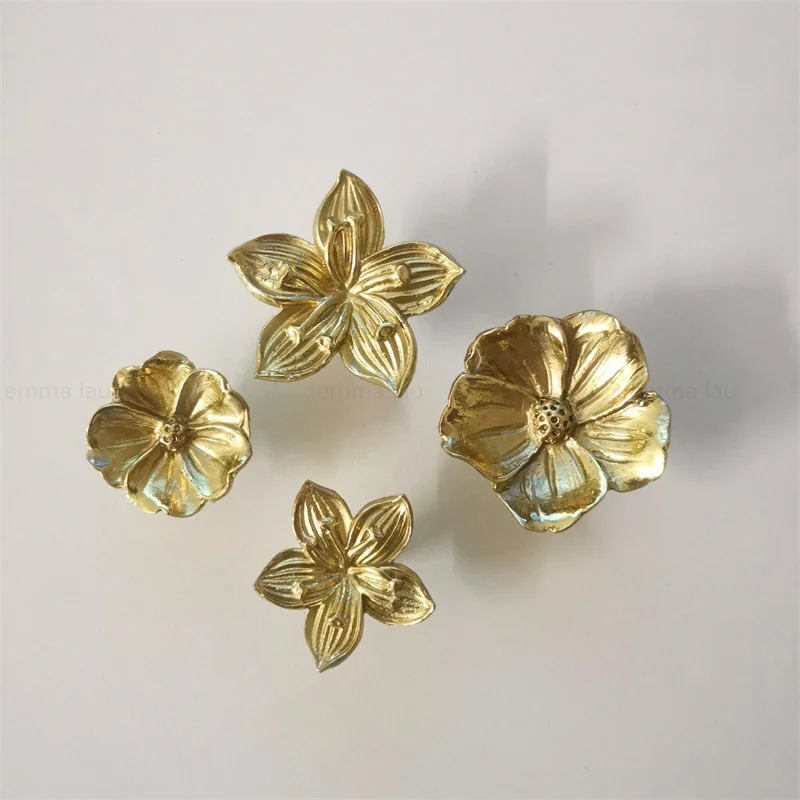 Gold Furniture Handle Door Knobs Solid Brass Round Square Flower Single Hole Handles for Cabinet Kitchen Cupboard Drawer Pulls
Gold Furniture Handle Door Knobs Solid Brass Round Square Flower Single Hole Handles for Cabinet Kitchen Cupboard Drawer Pulls